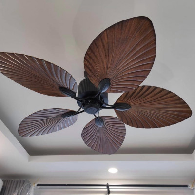 Quạt trần có đèn trang trí cánh lá, đẹp và sang trọng, rất mát kèm điều khiển từ xa