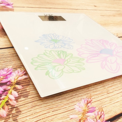 Cân sức khỏe điên tử Laica 3 hoa Ps1052