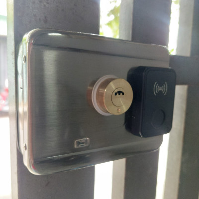 Khóa thông minh G02RW- 2 Mặt vân tay trong ngoài + Remote + App Tuya wifi( không chống nước) -Hàng nhập khẩu