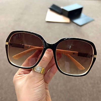 Kính râm nữ thời trang sành điệu phong cách Hàn Quốc