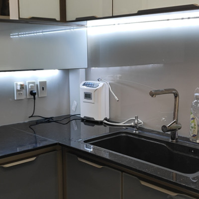 Máy tạo nước điện giải ion kiềm 3 tấm điện cực hàng nhập khẩu Nanometer Đài Loan