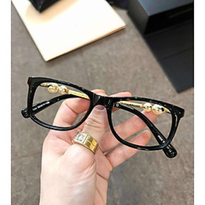 Kính mắt đi đường thời trang dáng nhỏ cho nữ phong cách trẻ trung