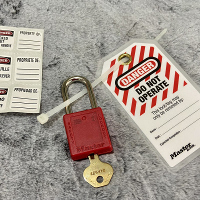 Thẻ cấm vận hành Master Lock 497A