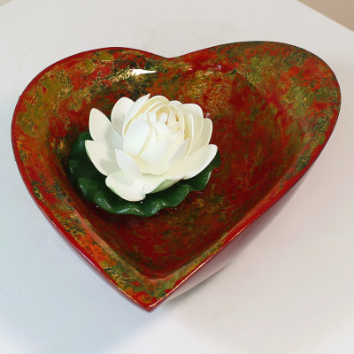 Bát Sơn Mài Hình Trái Tim Thả Hoa Nổi