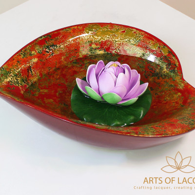 Bát Sơn Mài Hình Trái Tim Thả Hoa Nổi