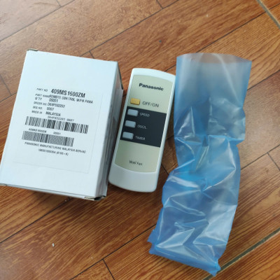 Điều khiển quạt treo tường Panasonic F409M chính hãng (tặng kèm 2 Pin) - Hàng chính hãng