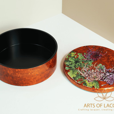 Hộp Tròn Sơn Mài Hoa Cúc Hổ Phách