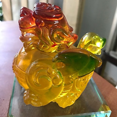 Tỳ Hưu Phong Thủy Hút tài màu vàng cánh xanh ú đế kiếng cao 12cm đk 10cm mệnh thổ mệnh kim ạ
