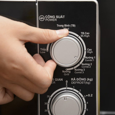 Lò Vi Sóng Có Nướng Sharp R-G222VN-S- 20 Lít - Hàng chính hãng