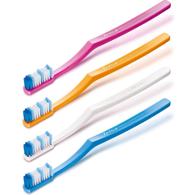 Bộ 3 Bàn Chải Đánh Răng Trisa Super Fresh CLean