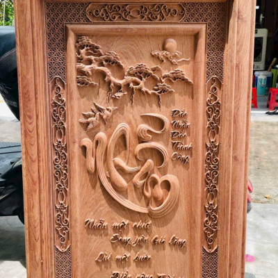 Tranh chữ nhẫn phong thủy bằng gỗ  hương đá  kt 48x80x4cm 