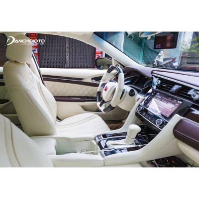 Chai Xịt Bóng Dưỡng Vệ Sinh Nội Thất Ô Tô – Phục Hồi Đồ Da, Nhựa, Gỗ Hiệu Quả, Tăng Độ Bóng Như Mới