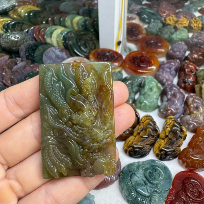 Mặt dây chuyền Rồng phong thủy đá ngọc băng tảo