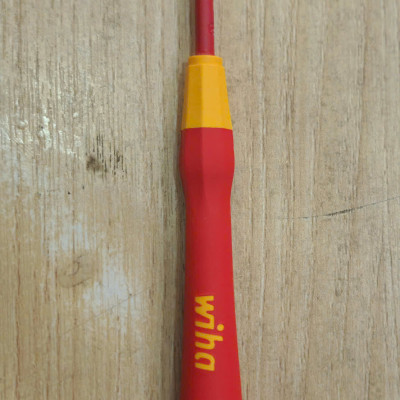 Tua vit cách điện đầu dẹp Wiha 42375 (2 x 50 x 152)