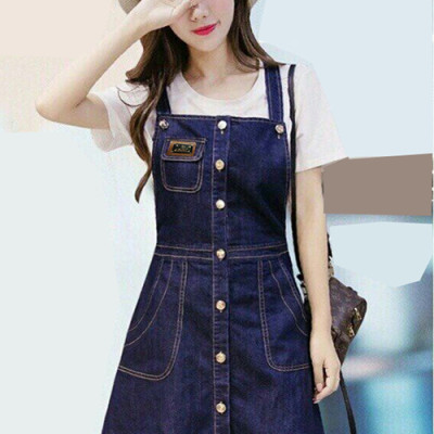 Đầm Yếm Jean Nữ Thêu Logo Cài Nút Dọc Duyên Dáng