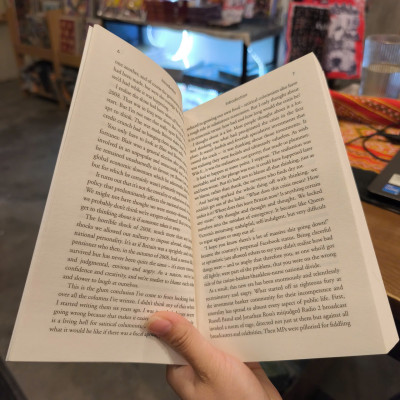 Sách - Thinking About It Only Makes It Worse: And Other Lessons from Modern Life by David Mitchell