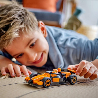 Đồ Chơi Lắp Ráp Lắp Ráp Xe Đua F1 - F1 Driver With McLaren Race Car - Lego City 60442 (86 Mảnh Ghép)