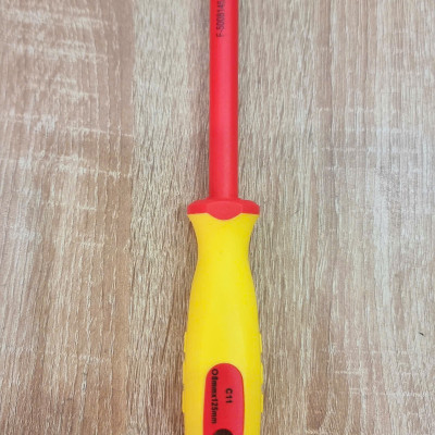 Tua vít vặn đai ốc cách điện 1000V VDE 8mm x 125mm SATA 61408