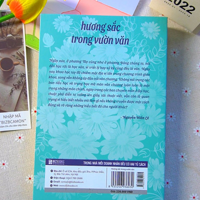 Hương Sắc Trong Vườn Văn