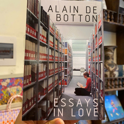 Sách - Essays In Love by Alain De Botton - Tâm lý học tiếng Anh / Psychology / Nonfiction