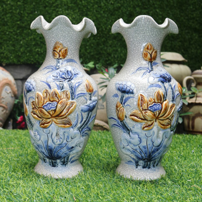 Đôi lọ hoa men rạn đắp nổi sen dáng miệng lượn