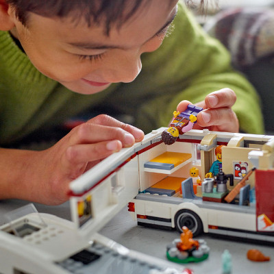 LEGO CITY 60454 Đồ Chơi Lắp Ráp Xe Van Du Lịch (385 Chi Tiết)