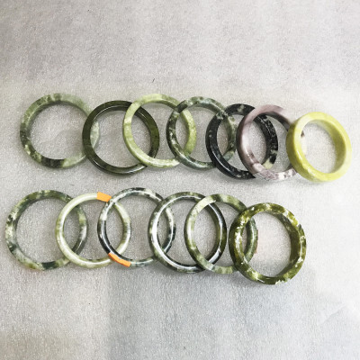 Vòng cẩm thạch vuông nhỏ 1 cm, màu vàng chanh  cho nữ cẩm thạch cho mệnh Thủy và Kim. VONGVUONGNU