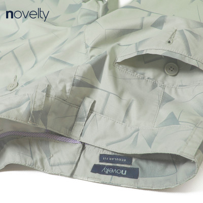 Quần short Khaki nam Novelty in họa tiết 2101370