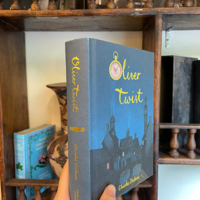 Sách - Oliver Twist by Charles Dickens - Classics/Fiction/Historical Fiction book in English