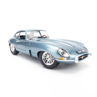 Mô Hình Xe Jaguar E-Type Coupe Silver/Blue 1:18 Bburago - MH-18-12044