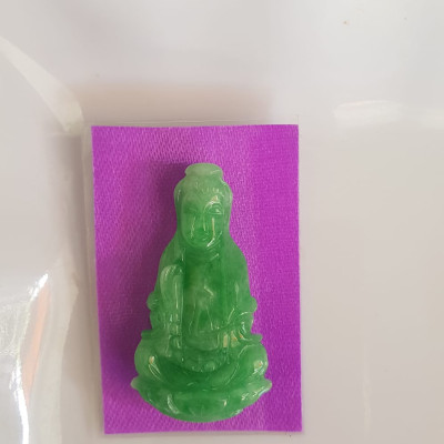 Mặt dây chuyền Nữ Phật Quan Âm Ngồi đẹp đá ngọc cẩm thạch tự nhiên đẹp Size vừa nhỏ Cao 40mm x N20mm x S6mm Màu xanh lý đều bóng đẹp các Chị về bọc vàng đeo đẹp ạ
