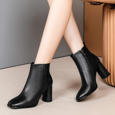 Giày boot nữ cổ thấp 7 phân hàng hiệu rosata hai màu đen nâu ro307