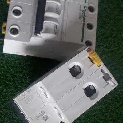 Cầu dao MCB 2P-25A 6kA A9K27225 Schneider