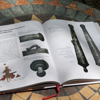 (Bìa cứng – in màu) QUÂN ĐỘI TÂY SƠN: LỊCH SỬ BẰNG HÌNH ẢNH – Đào Nguyên Khánh - Nhà xuất bản Trẻ