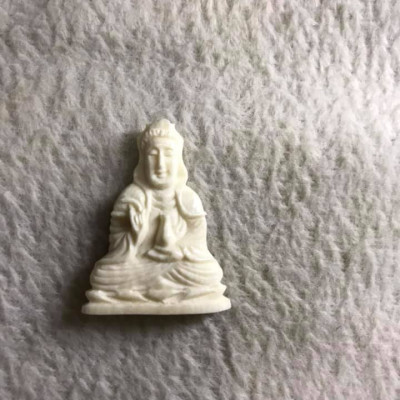 MẶT DÂY CHUYỀN PHẬT BÀ MÀU TRẮNG SIZE 34MMX22MM