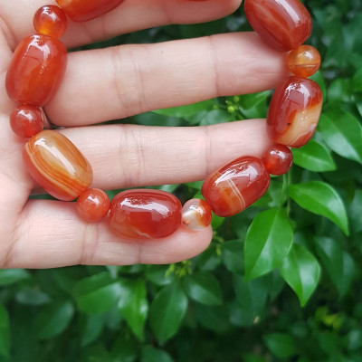 Vòng tay nữ đá mã não đỏ vân phối kiểu hạt thống hạt tròn size hạt 13mm Màu đỏ đậm nhạt vân tự nhiên nữ mệnh hoả mệnh thổ đeo may mắn rẻ xinh đẹp ạ