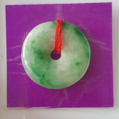 Mặt dây chuyền Đồng Điếu Đồng Tiền Mới AA Đẹp Đá Ngọc cẩm thạch tự nhiênMàu xanh lý trắng đậu bóng đẹp Size 28mm x dầy 5mmNữ bọc vàng đeo tốt may mắn đẹp sang ạ