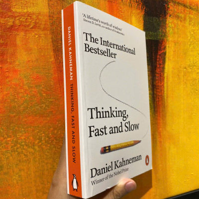 Sách - Thinking, Fast and Slow by Daniel Kahneman | Psychology / Self Help Nonfiction in English