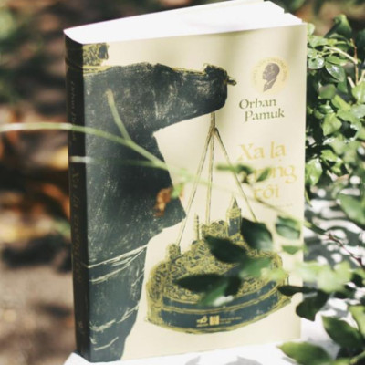 Sách - Xa lạ trong tôi (Nhã Nam HCM)