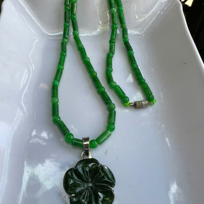 Bộ Dây Chuyền Trang Sức Sợi Trúc Kiểu Xanh Phối Mặt Bông Hoa Mai Đá Cẩm Thạch Tự Nhiên Xanh Ngọc Tự Nhiên Đậm Đẹp Nữ đeo lên cổ đẹp sang quà tặng Mẹ tặng vợ người thân ý nghĩa ạ