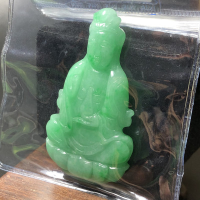 Mặt Phật Bà đứng Cẩm Thạch xanh lí cao cấp