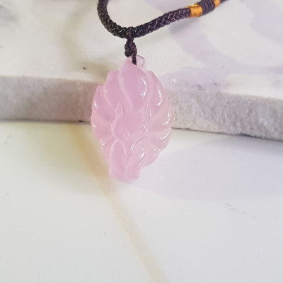 Mặt dây chuyền Hồ ly 9 đuôi hay chín đuôi đá mã não Hồng ngọc tự nhiên tặng kèm dây đeo hợp mệnh Hỏa Thổ Cao 30mm x ngang 20mm x dầy 8mm Công dụng: may mắn về mặt tình duyên, quyền lực, giúp nữ chủ nhân luôn xinh đẹp tài trí mang nhiều tài lộc quyến rũ 