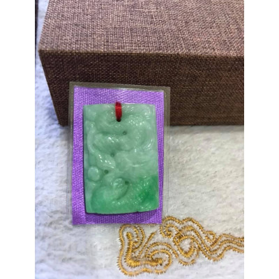 Mặt dây chuyền HCN hình Rồng Lượn cẩm thạch tự nhiên xanh ngọc nhẹ lên mặt dây chuyền đeo đẹp lắm luôn nè dài 33,8mm x ngang 23,5mm x dầy 7,7mm ạ