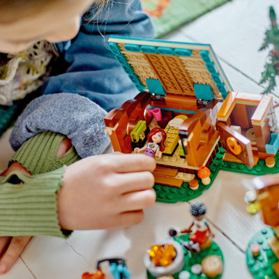 Đồ Chơi Lắp Ráp Nhà Gỗ Cắm Trại LEGO FRIENDS 42624 (437 chi tiết)