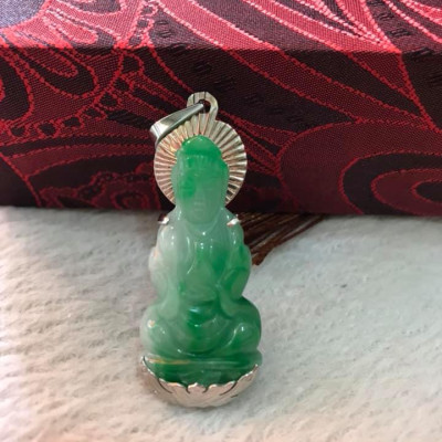 MẶT DÂY CHUYỀN NỮ PHẬT QUAN ÂM XANH NGỌC BỌC INOX  ĐÁ CẨM THẠCH XANH TỰ NHIÊN ĐẸP NỮ MỆNH MỘC HOẢ THUỶ  Size Nhỏ Vừa Cao 39mm x Ngang 18mm x Dầy 6,5mm