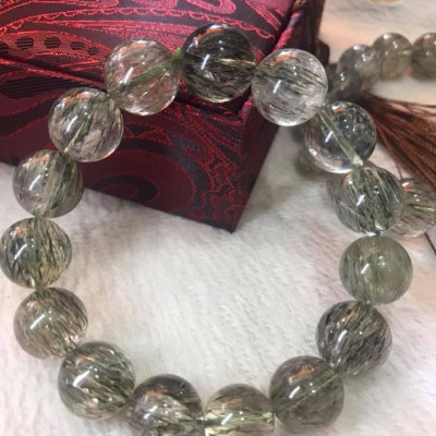 VÒNG NAM VIP 14,5LY  ĐÁ THẠCH ANH TÓC XANH TRONG THẲNG MƯỢT SANG ĐẲNG CẤP  HỢP CÁC ANH MỆNH MỘC HỎA THỦY