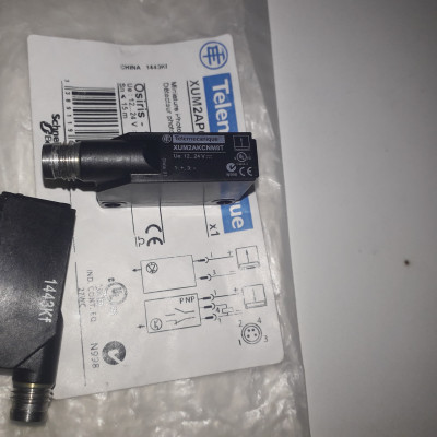 CẢM BIẾN QUANG ĐIỆN XUM2APCNM8R