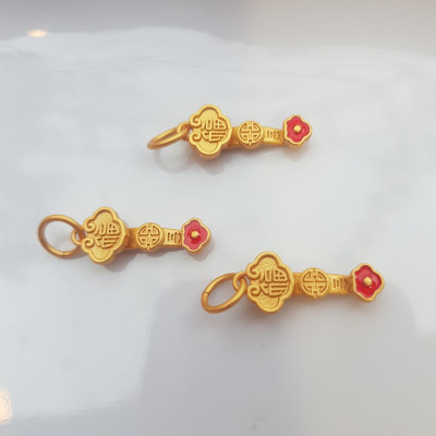 Phụ Kiện Charm Vòng Tay Nữ đẹp Hình Gậy Như Ý màu vàng phối vòng tay Nữ phối với vòng đeo tay của mình xinh xinh ạ