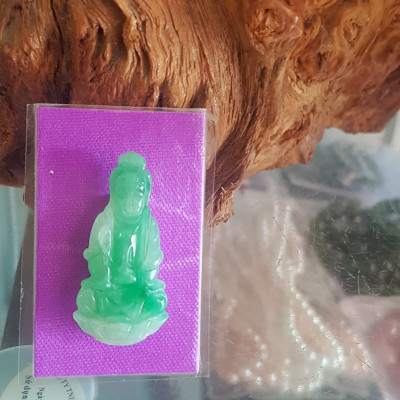 Mặt dây chuyền Nữ Phật Quan Âm Ngồi đẹp đá ngọc cẩm thạch tự nhiên đẹp size nhỏ Nữ size nhỏ Cao 39mm x N18mm x S4mm Màu xanh lý trắng mượt mà bóng đẹp các Chị về bọc vàng đeo đẹp ạ