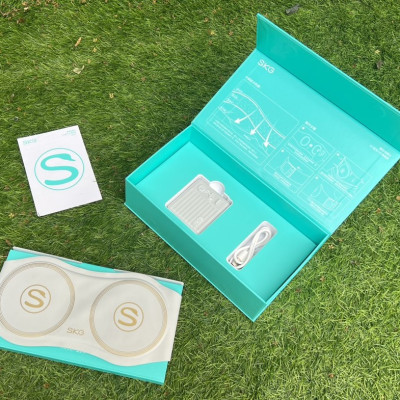 Đai massage Lưng SKG W7 mátxa xung điện TENS-EMS và Chườm nóng giúp giảm đau thắt lưng, đau bụng kinh ở phụ nữ